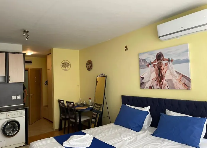 Blue Orchid Studio Near Airport & Free Parking