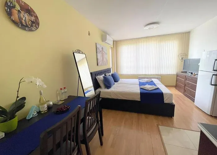 Blue Orchid Studio Near Airport & Free Parking